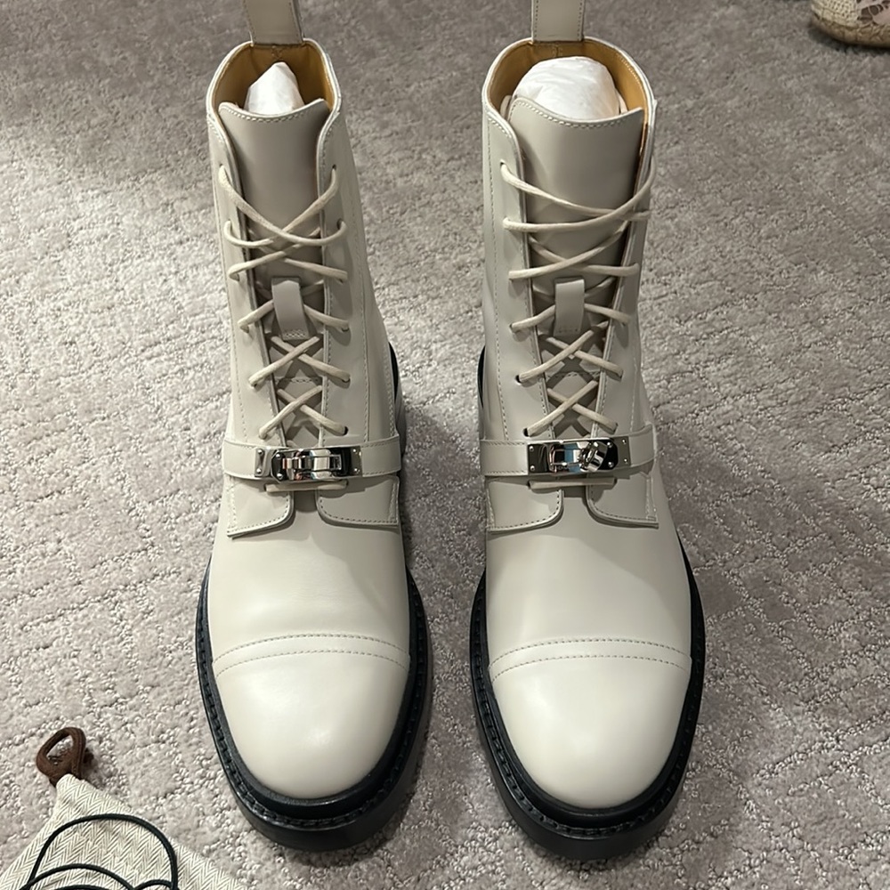 Hermes Funk Lace-up Boots 🔥
Discontinued *** - Picture 4 of 8
